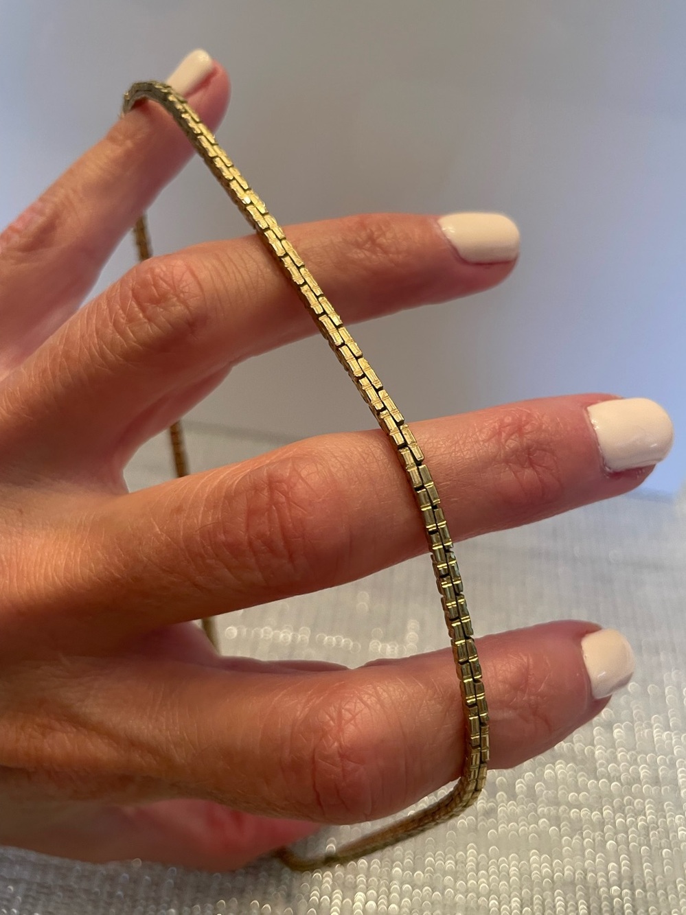 Vintage 1960s gold tone necklace.